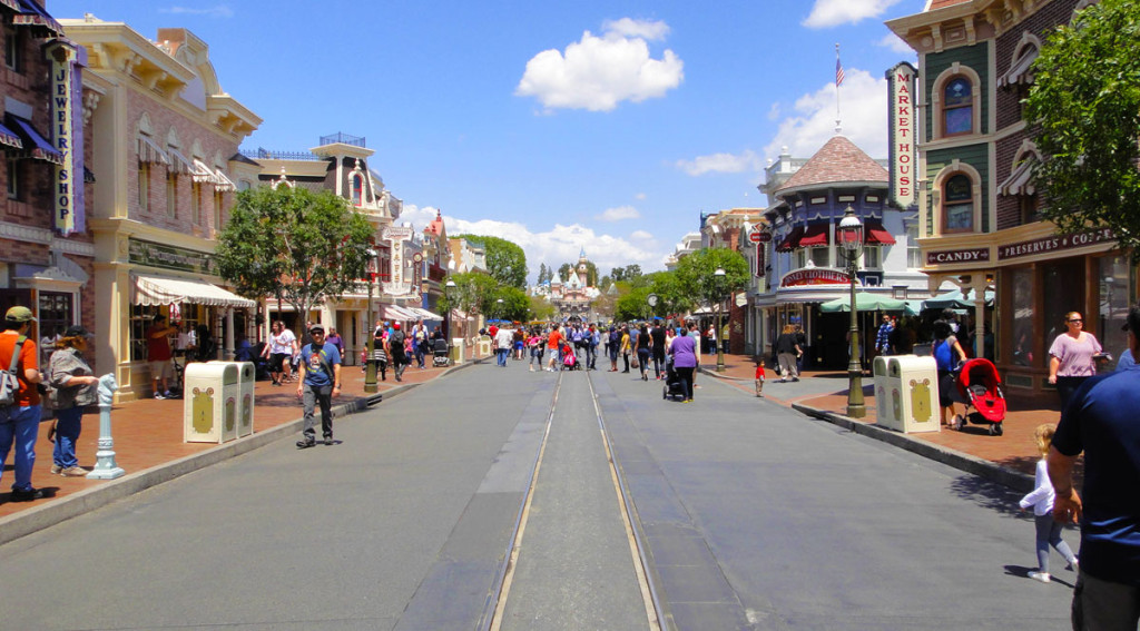 main-street-low-crowds